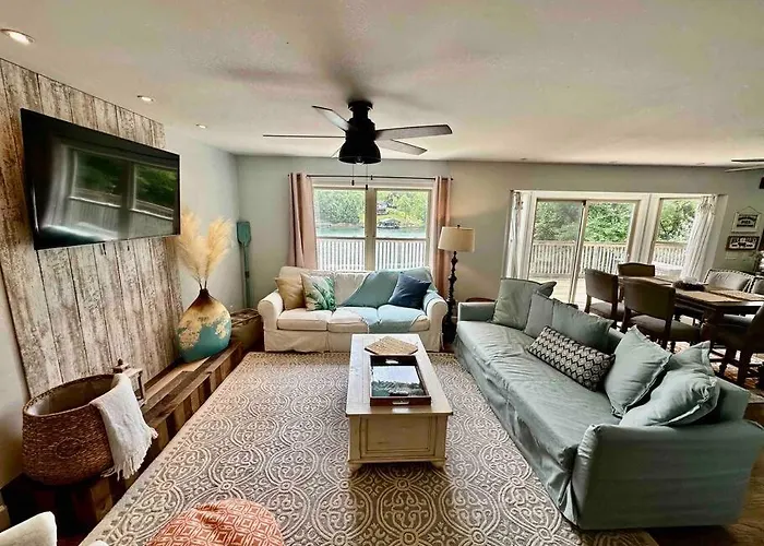 House Perfect For Family Of 10 Дом отдыха Putnam