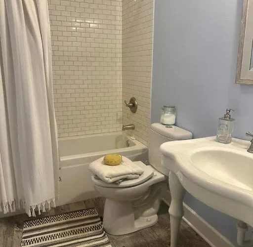 House Perfect For Family Of 10 *